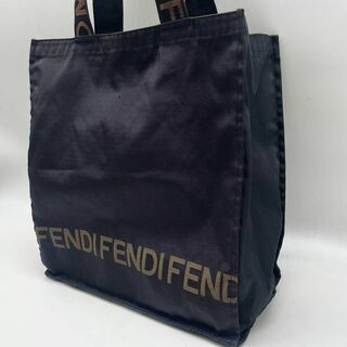 フェンディ(FENDI)の【FENDI】トートバッグ　ロゴライン　ナイロン　ブラック　大容量　A4可能(トートバッグ)