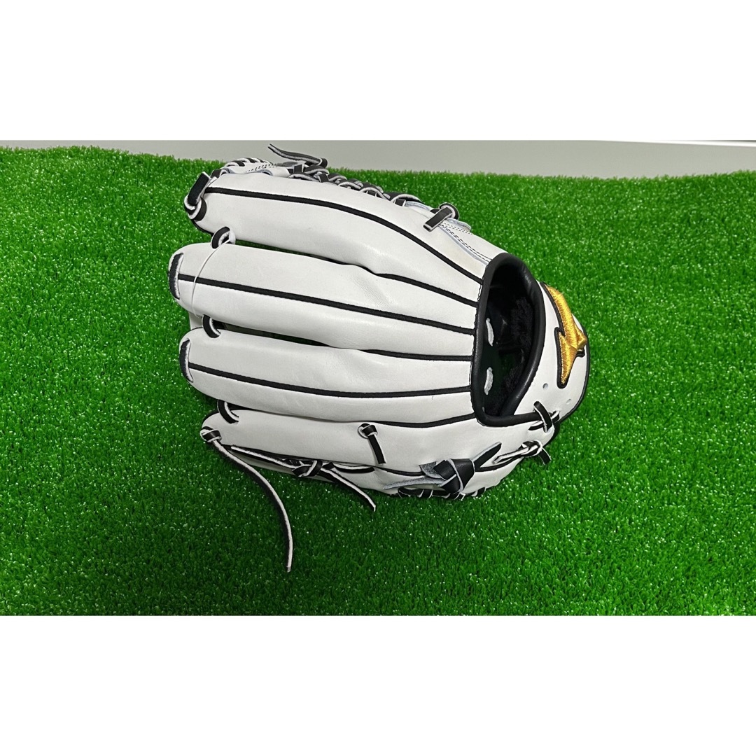 Mizuno Pro(ミズノプロ)の03.ミズノプロ　直営店限定　軟式内野手用グラブ　シルバー スポーツ/アウトドアの野球(グローブ)の商品写真