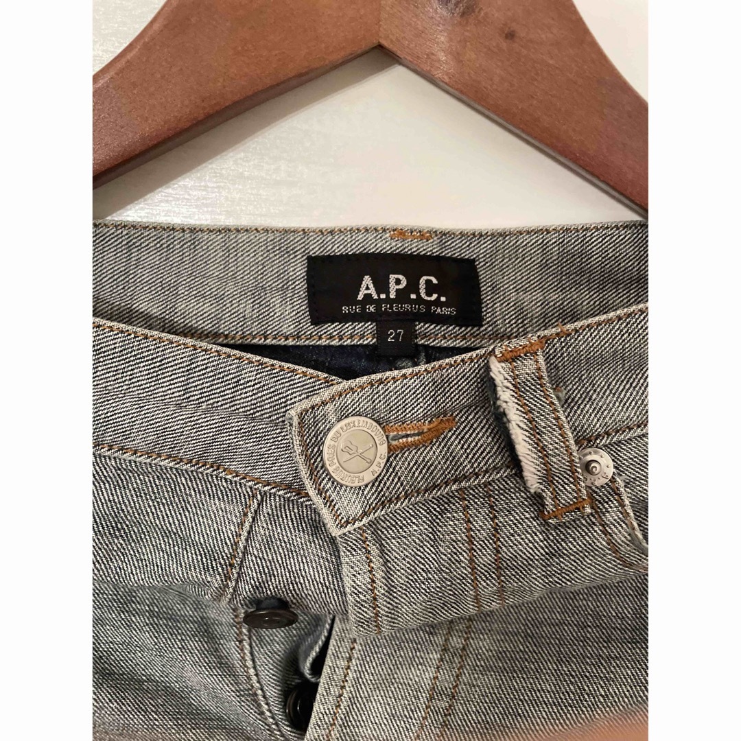 A.P.C(アーペーセー)のA.P.C. ズボン レディースのパンツ(デニム/ジーンズ)の商品写真