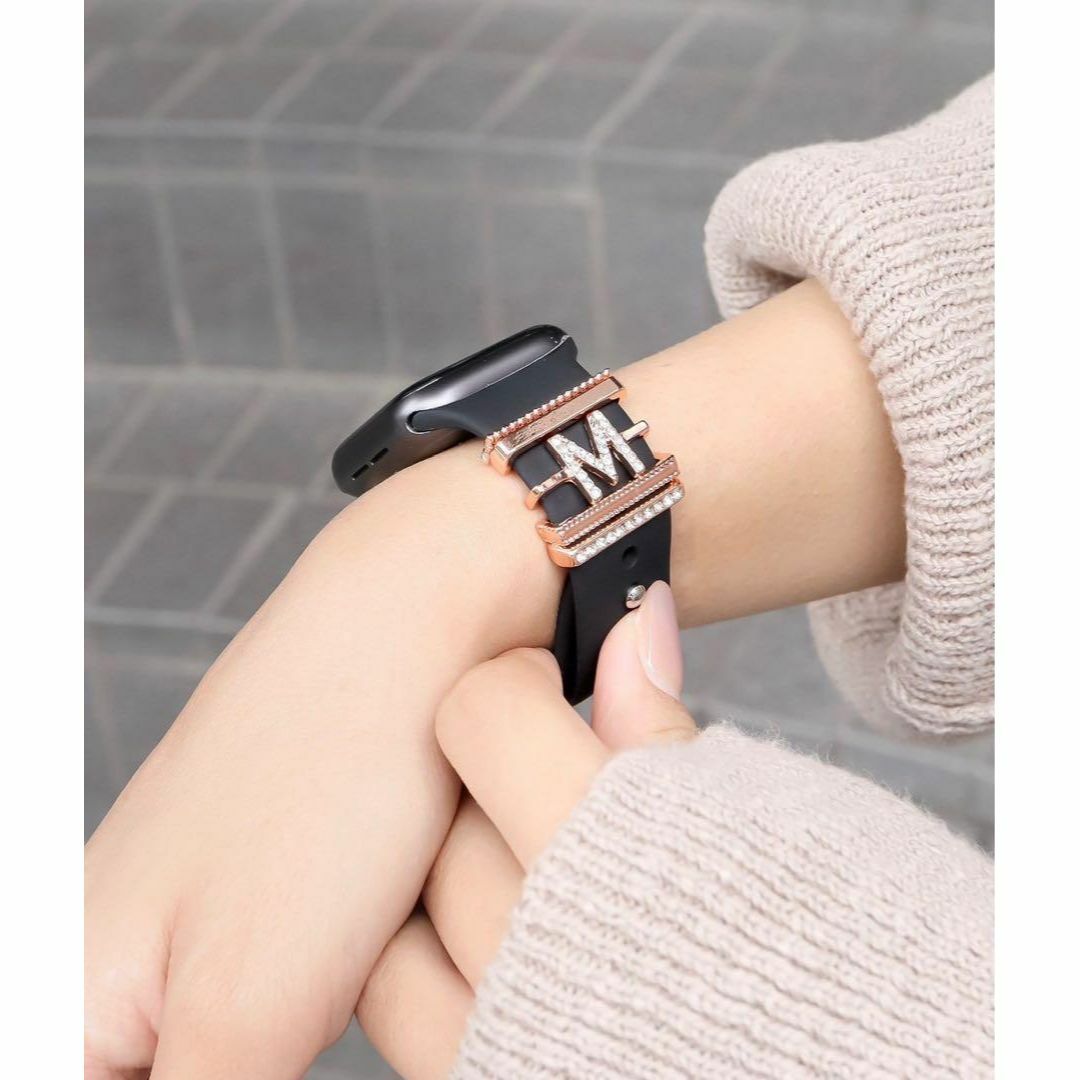 Apple Watch - Apple Watch イニシャルチャーム バンドアクセサリー アップルウォッチの通販 by ミナミナ's shop｜ アップルウォッチならラクマ