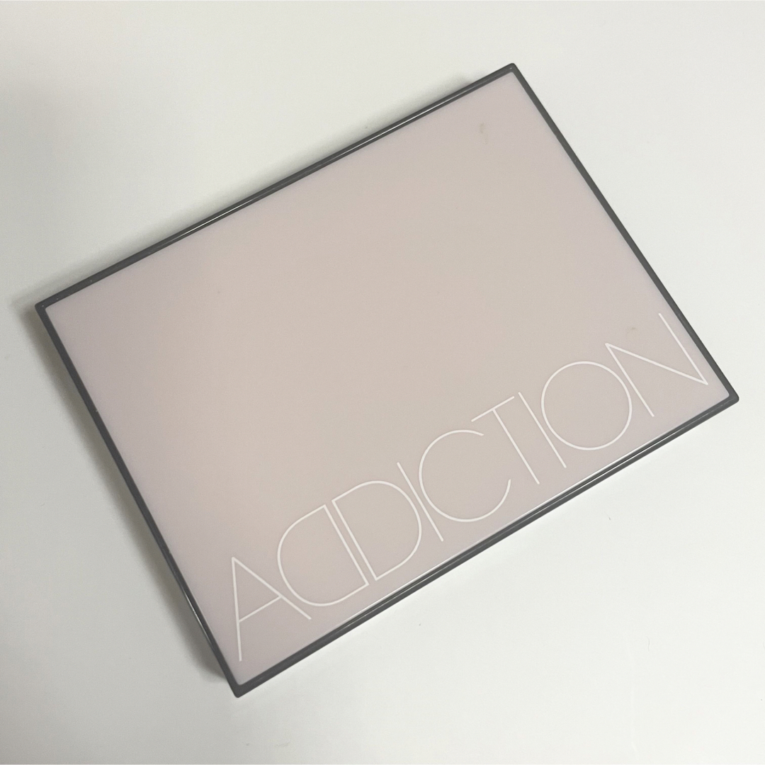 ADDICTION(アディクション)のaddiction リミテッドコンパクト　クリスマスコフレ コスメ/美容のキット/セット(コフレ/メイクアップセット)の商品写真