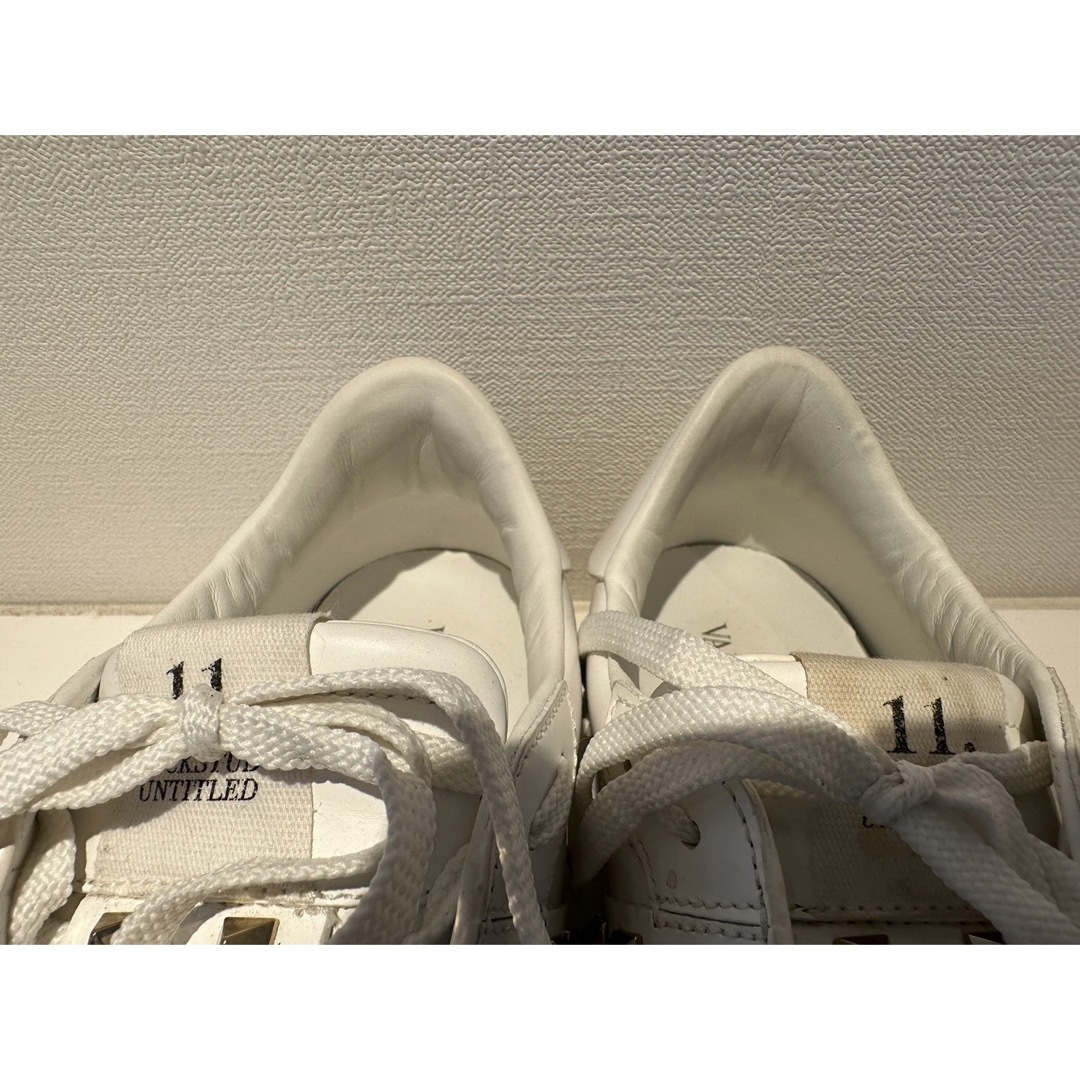 GIANNI VALENTINO(ジャンニバレンチノ)の美品❗️ VALENTINO カーフスキン  スタッズスニーカー 27cm メンズの靴/シューズ(スニーカー)の商品写真