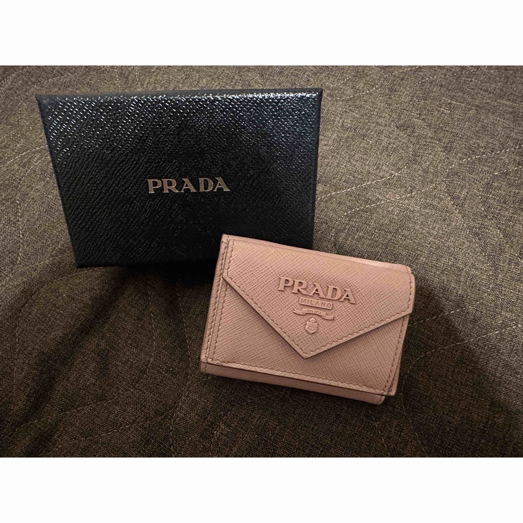 PRADA】サフィアーノ 3つ折り財布-