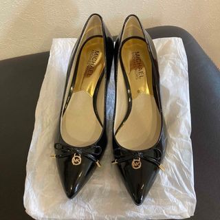 新品 マイケルコース(Michael Kors) パンプス 23.5cm