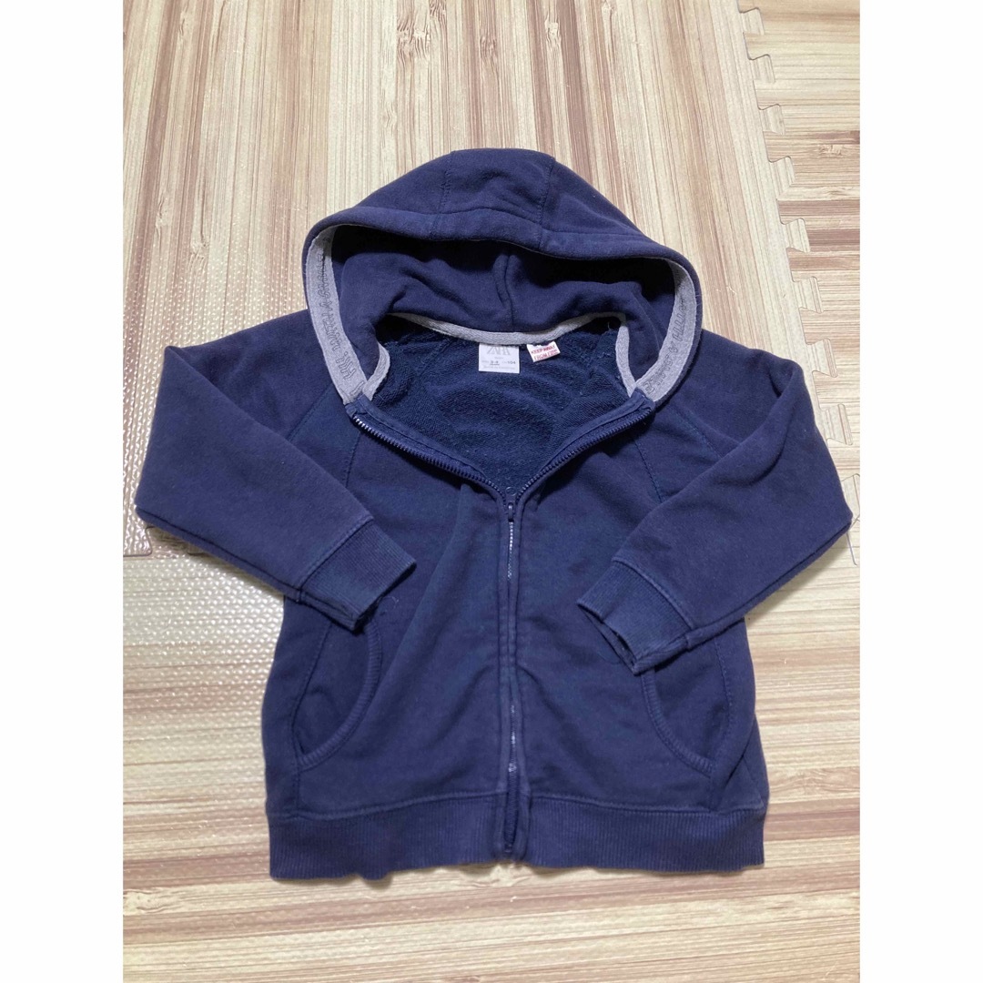 ZARA KIDS(ザラキッズ)のZARA パーカー　ネイビー キッズ/ベビー/マタニティのキッズ服男の子用(90cm~)(ジャケット/上着)の商品写真