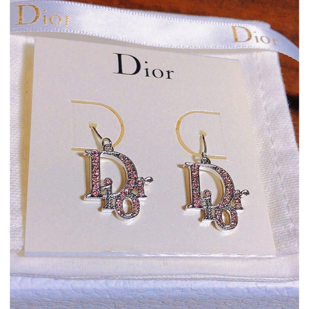 Christian Dior(クリスチャンディオール)のDior ロゴ キラキラ ピアス シンプル シルバー ストーン ピンク  レディースのアクセサリー(ピアス)の商品写真