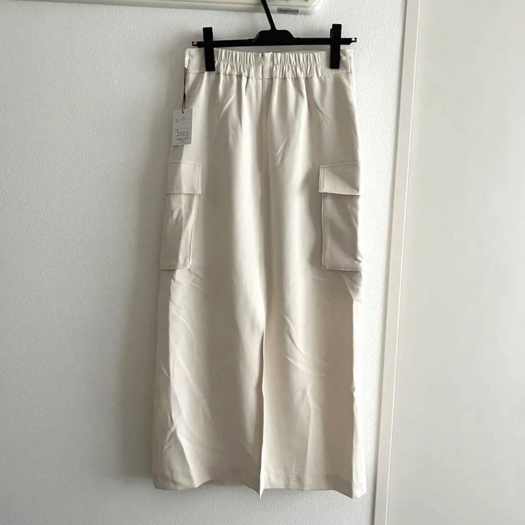 GRL(グレイル)の【新品未使用品】オフホワイト　カーゴタイトロングスカート レディースのスカート(ロングスカート)の商品写真