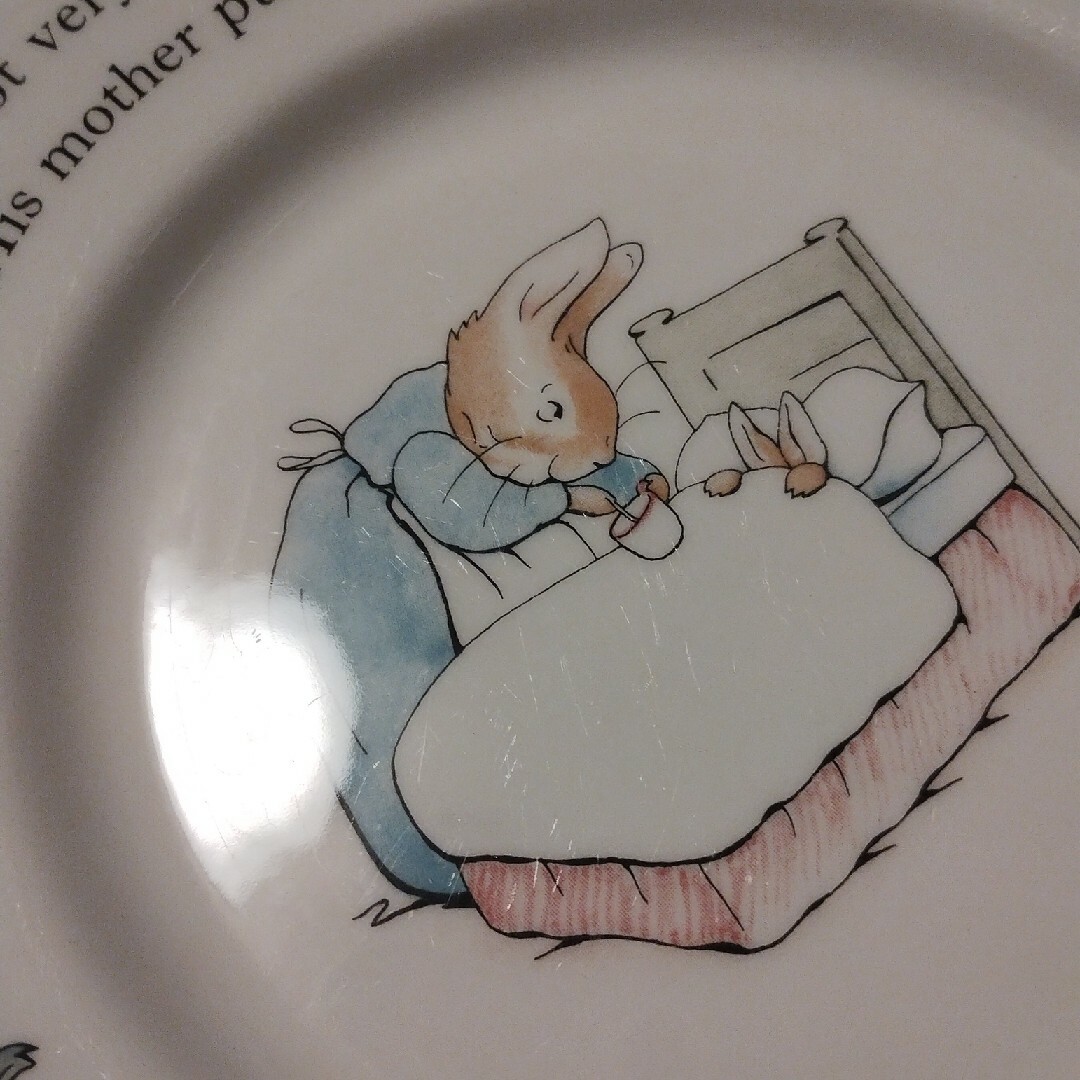 PETER RABBIT（TM）(ピーターラビット)のWEDGWOOD ピーターラビット ３枚セット インテリア/住まい/日用品のキッチン/食器(食器)の商品写真