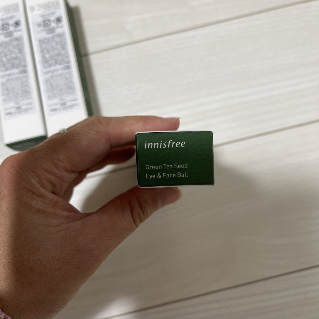 Innisfree(イニスフリー)の innisfree グリーンティーシード モイスト アイ&フェイスボール コスメ/美容のスキンケア/基礎化粧品(アイケア/アイクリーム)の商品写真