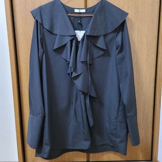 ラウンジドレス(Loungedress)の【タグ付き・新品未使用】ラウンジドレス　フリルカラーシャツ(シャツ/ブラウス(長袖/七分))