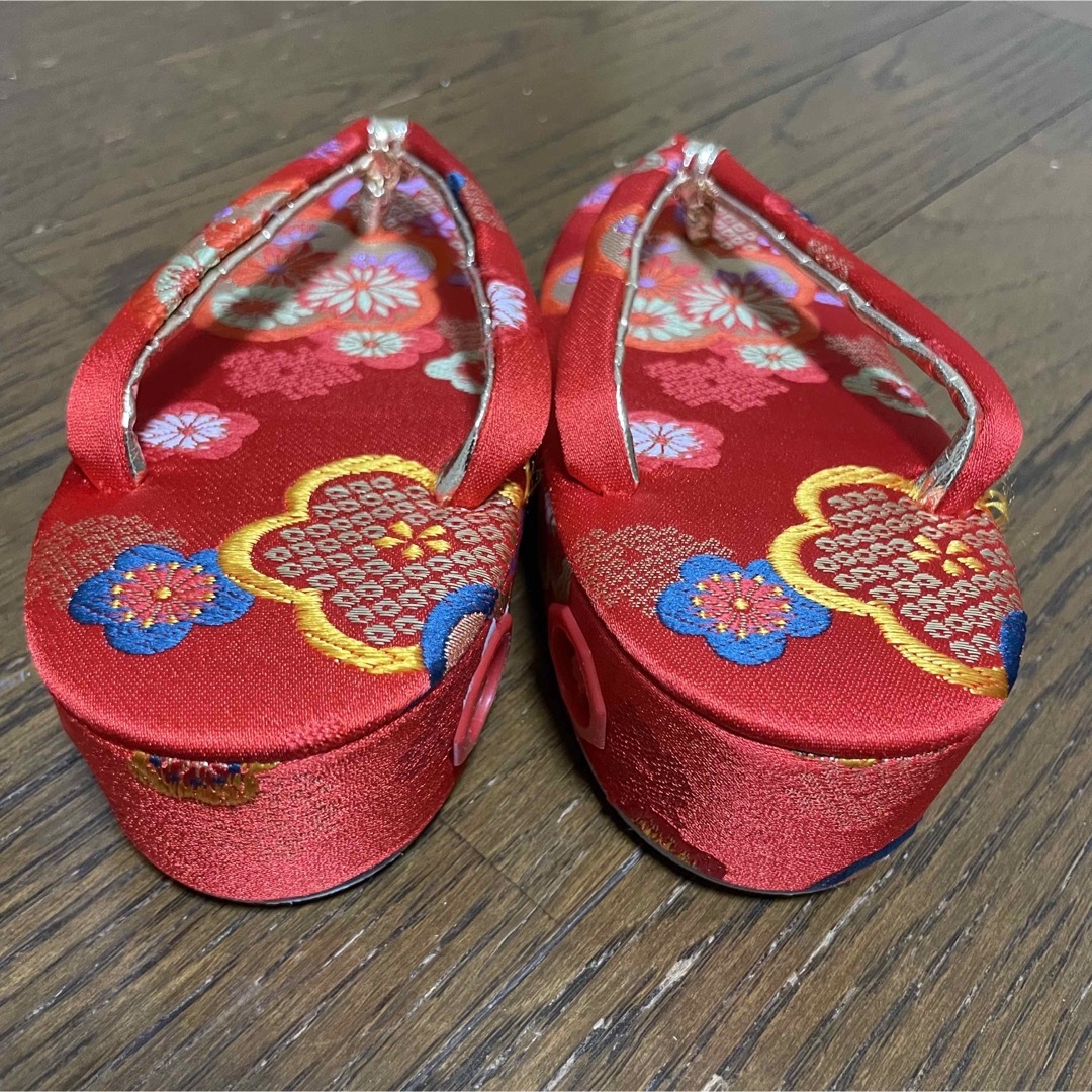 【美品】七五三★草履★和装★鈴つき★ゴールド キッズ/ベビー/マタニティのキッズ靴/シューズ(15cm~)(下駄/草履)の商品写真