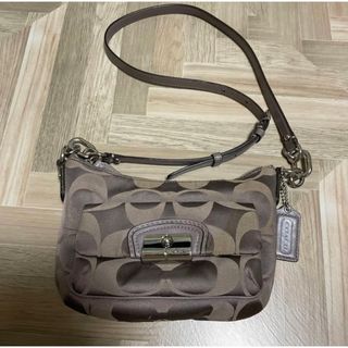 コーチ(COACH)のCOACH ショルダーバッグ　グレー(ショルダーバッグ)