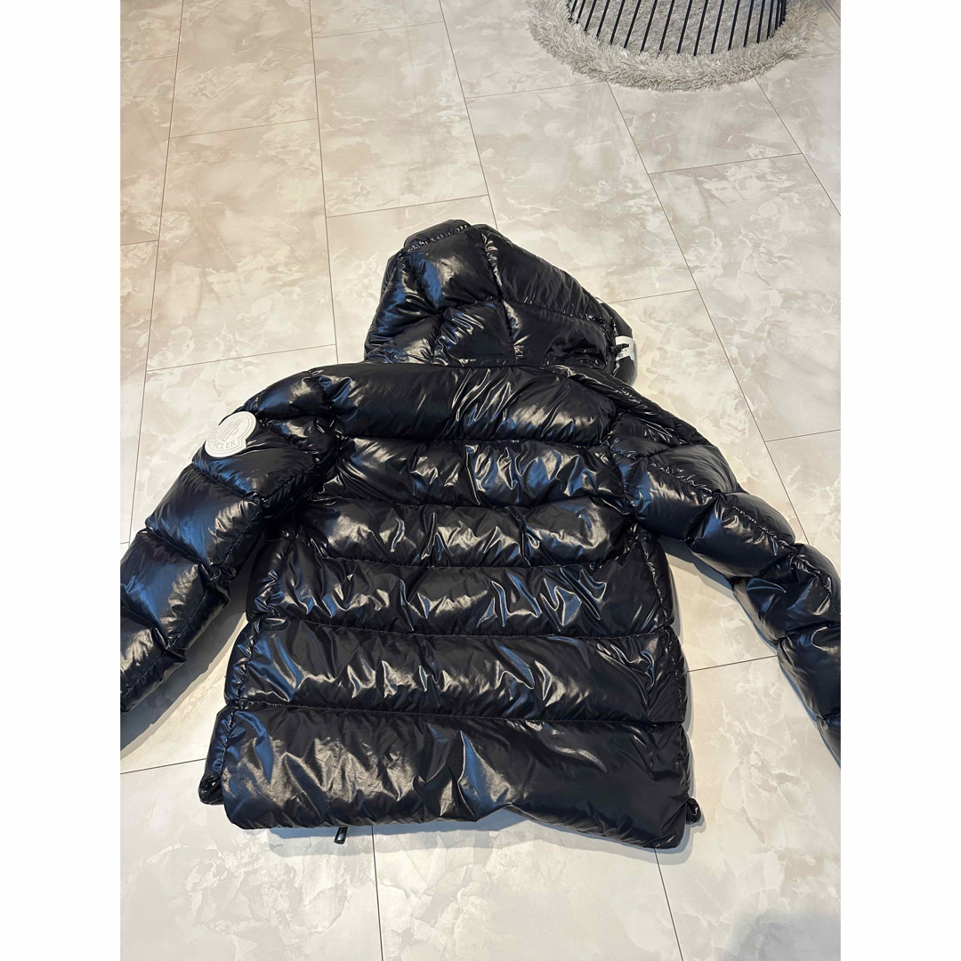 MONCLER(モンクレール)のモンクレール　ロゴフーデッドダウン　DUBOIS　0ブラック★ メンズのジャケット/アウター(ダウンジャケット)の商品写真