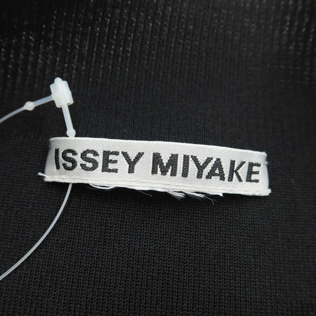 ISSEY MIYAKE(イッセイミヤケ)の【中古】イッセイミヤケ ISSEY MIYAKE 2023年春夏 アシンメトリー ロング ワンピース ブラック【サイズ表記なし（M位）】【レディース】 レディースのワンピース(ひざ丈ワンピース)の商品写真