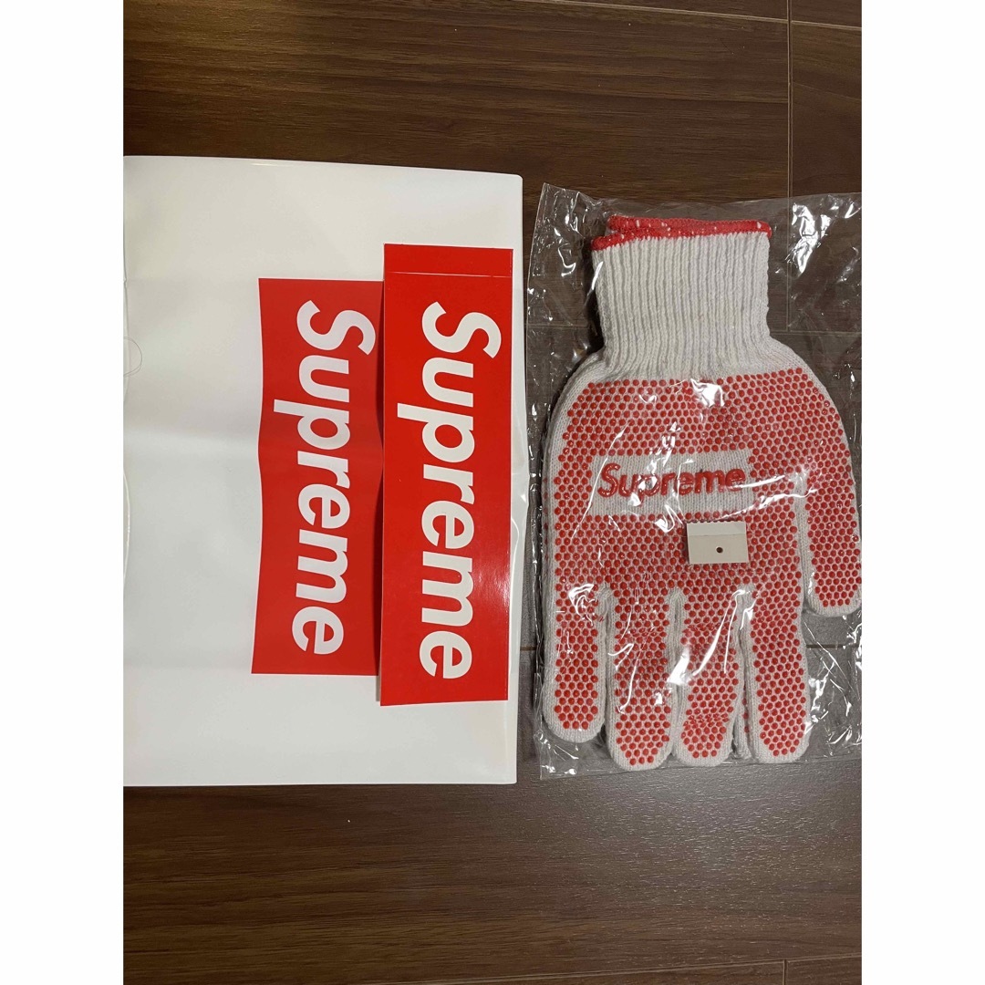 Supreme(シュプリーム)の最安値　新品未使用未開封タグ付き　supreme ワークグローブ　軍手　手袋🧤 メンズのファッション小物(手袋)の商品写真