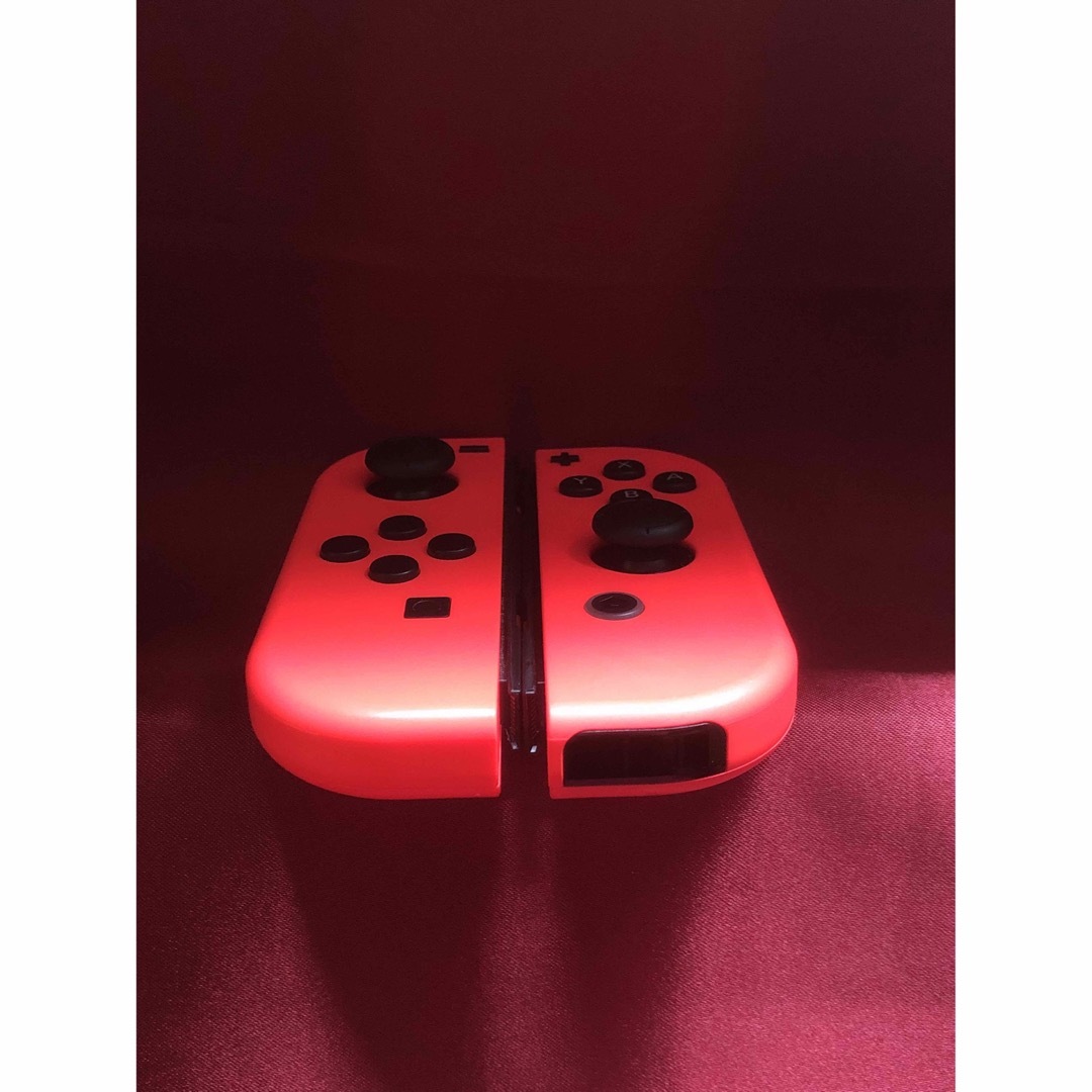 Nintendo Switch(ニンテンドースイッチ)の[安心保証]美品　純正ジョイコン　ネオンレッド　左右セット エンタメ/ホビーのゲームソフト/ゲーム機本体(その他)の商品写真