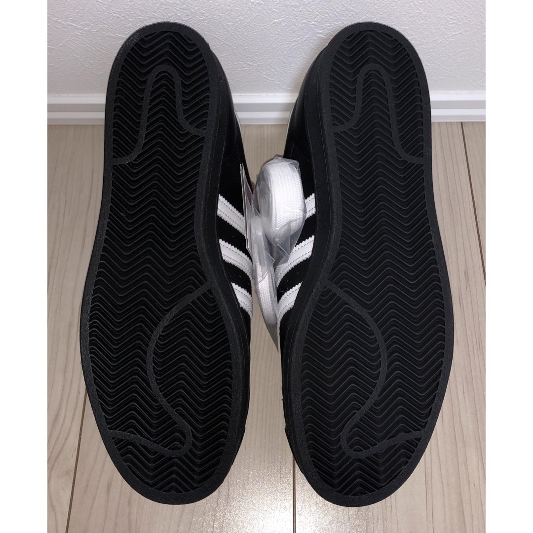 adidas(アディダス)の30cm 新品 adidas SUPERSTAR LACELESS ブラック 黒 メンズの靴/シューズ(スニーカー)の商品写真