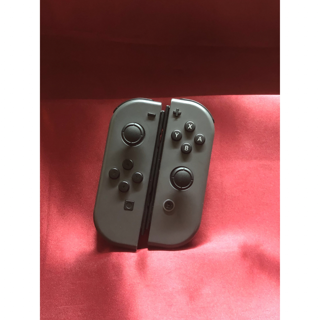 Nintendo Switch(ニンテンドースイッチ)の[安心保証]状態良品　純正ジョイコン　グレー　左右セット エンタメ/ホビーのゲームソフト/ゲーム機本体(その他)の商品写真