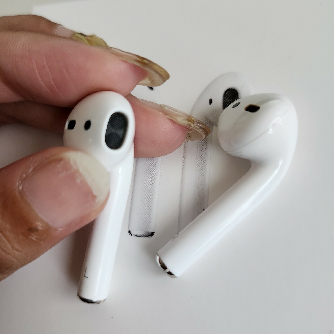 Apple(アップル)のAirPods スマホ/家電/カメラのオーディオ機器(ヘッドフォン/イヤフォン)の商品写真