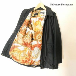 美品 サルヴァトーレフェラガモ 裏地総柄 2WAY フード 中綿 ジャケット
