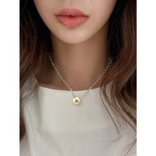 ザラ(ZARA)の花柄デザイン　ネックレス　パール(ネックレス)