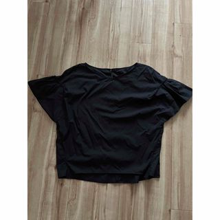 ユナイテッドアローズ(UNITED ARROWS)の袖フリル　ユナイテッドアローズ　カットソー　黒　ユナイテッド　Tシャツ(Tシャツ/カットソー(半袖/袖なし))