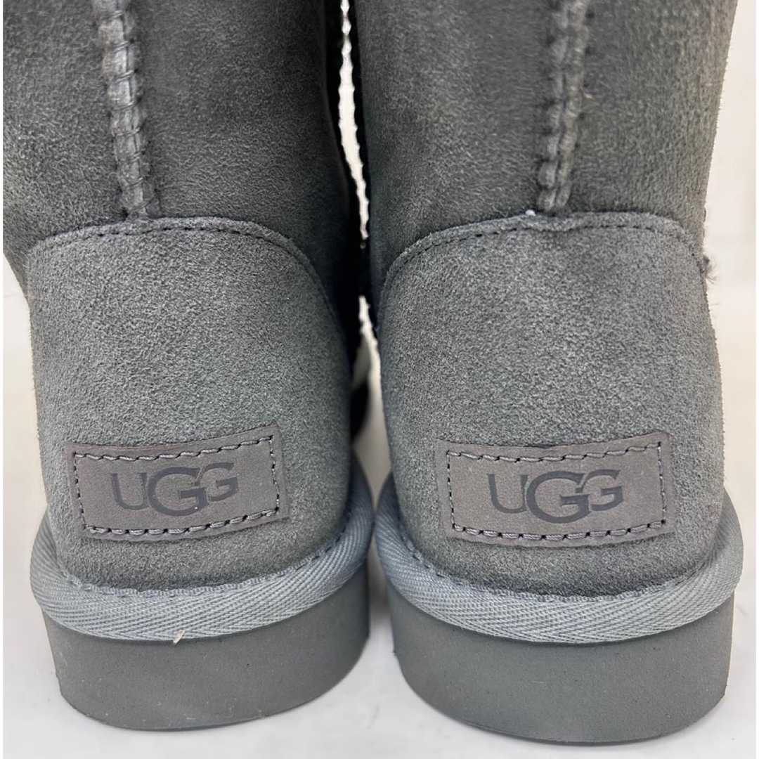 新品UGG レディースブーツ CLASSIC SHORT Ⅱ グレー23.0cm 4