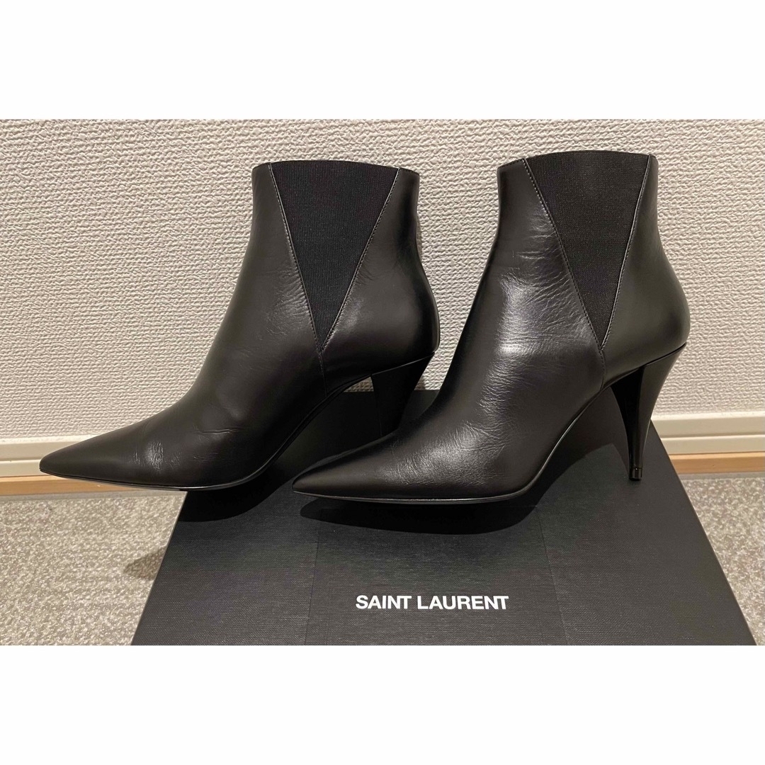 Saint Laurent(サンローラン)のサンローランSaint Laurentサイドゴアショートブーツ36サイズ23 レディースの靴/シューズ(ブーツ)の商品写真