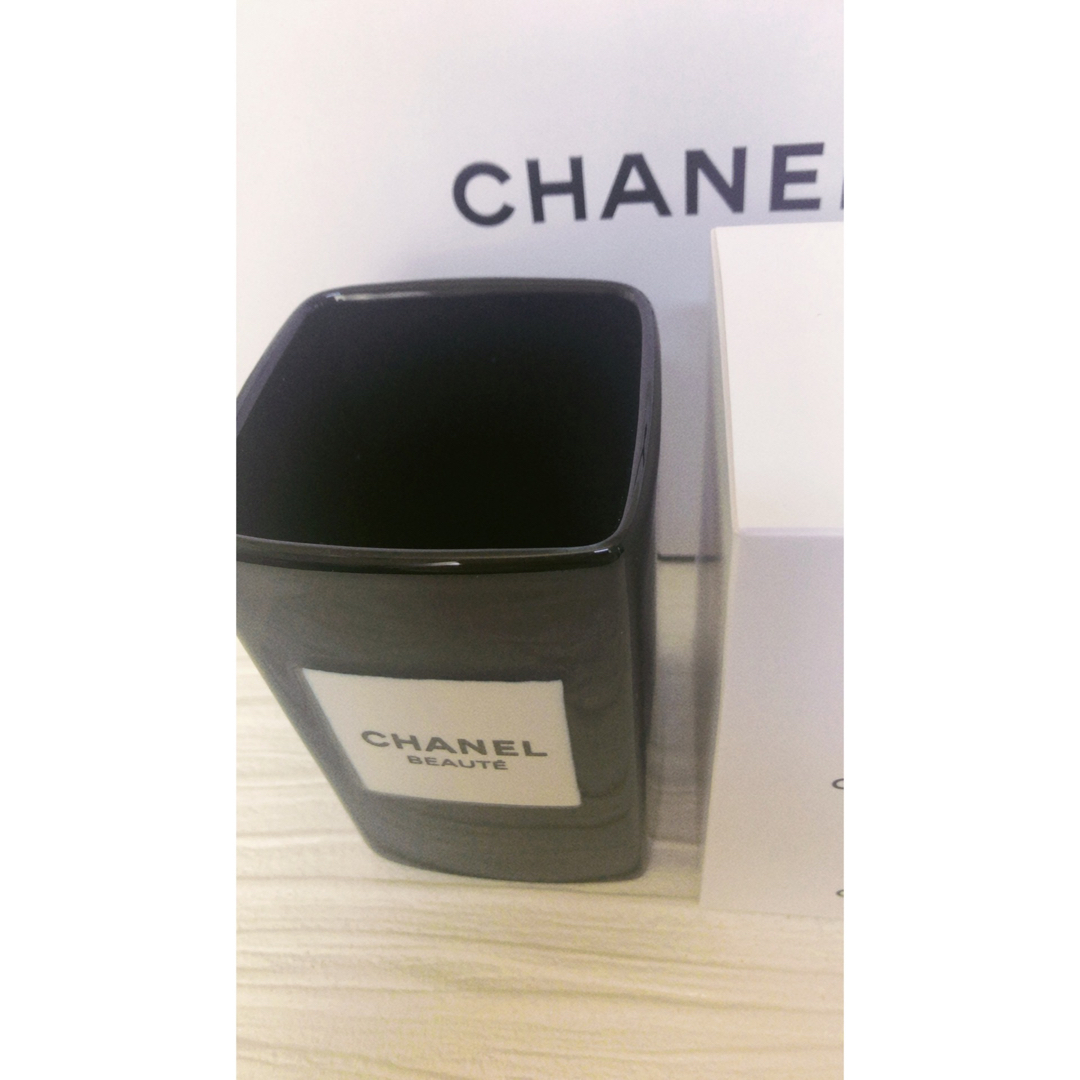 CHANELブラシポット 3