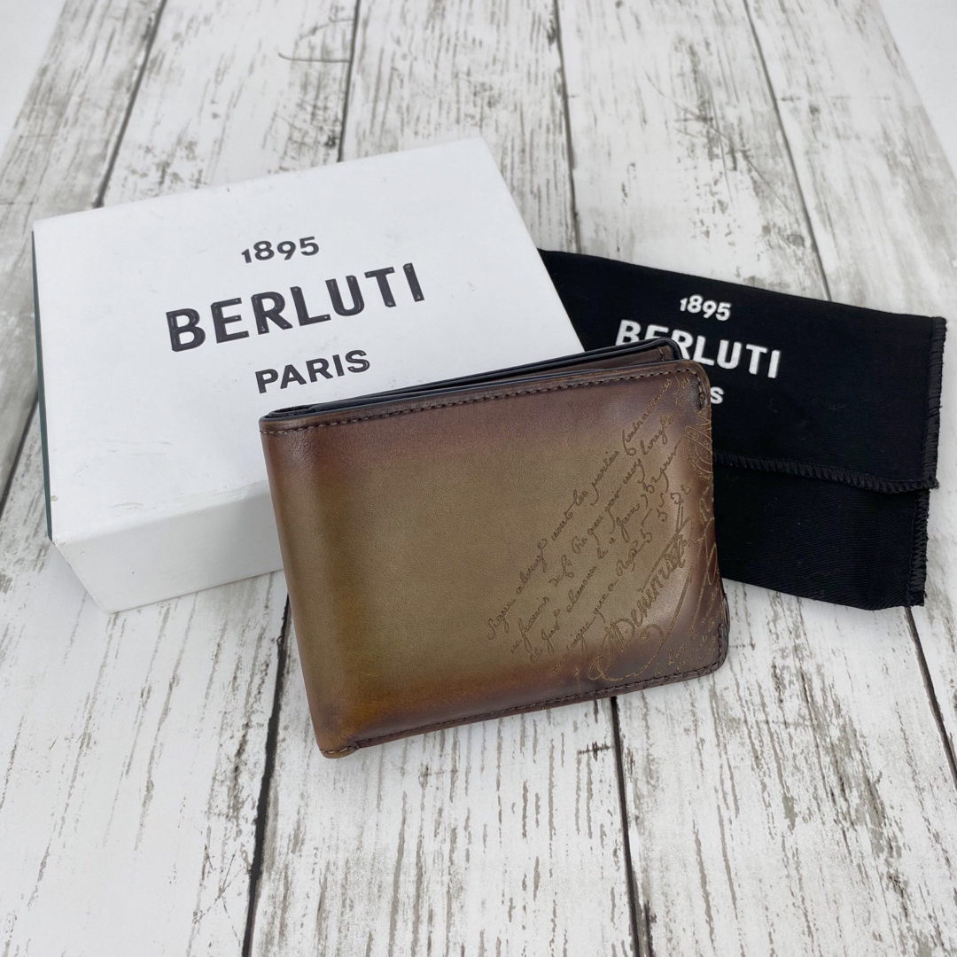 ベルルッティ 2つ折り財布 エッセンシャルエピュールコインパース カリグラフィ | フリマアプリ ラクマ