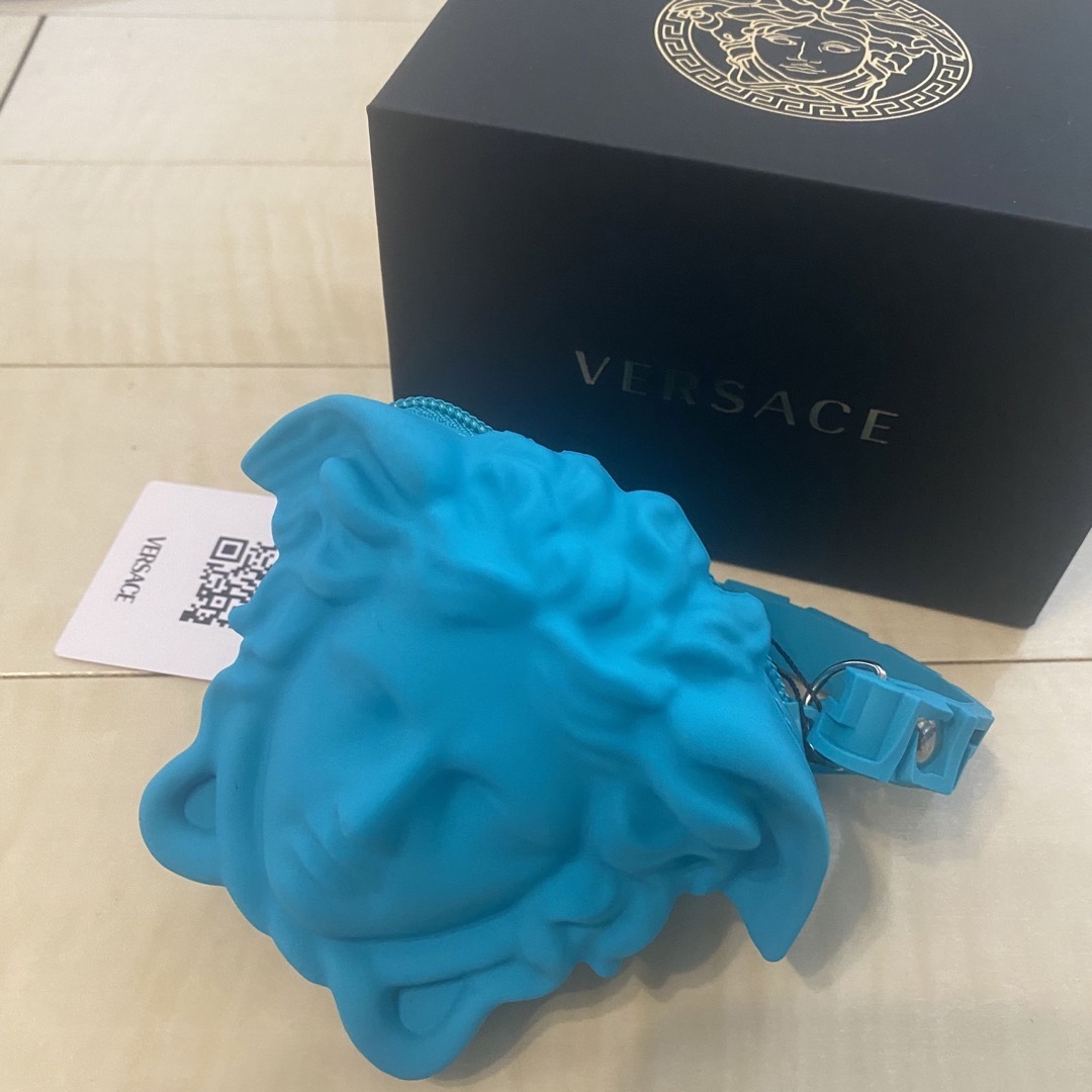 新品VERSACE ターコイズコインケース　ポーチ　2023新作