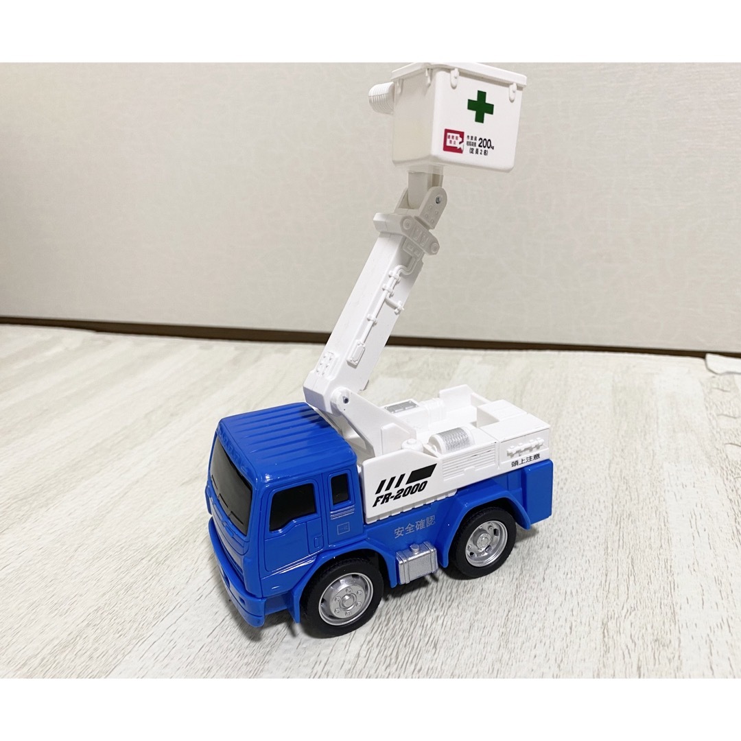 Takara Tomy(タカラトミー)の《美品》はたらく車　5個セット　トミカ キッズ/ベビー/マタニティのおもちゃ(電車のおもちゃ/車)の商品写真