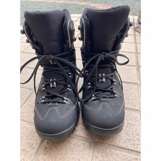 ガルモント39 登山靴24.5cm - 登山用品