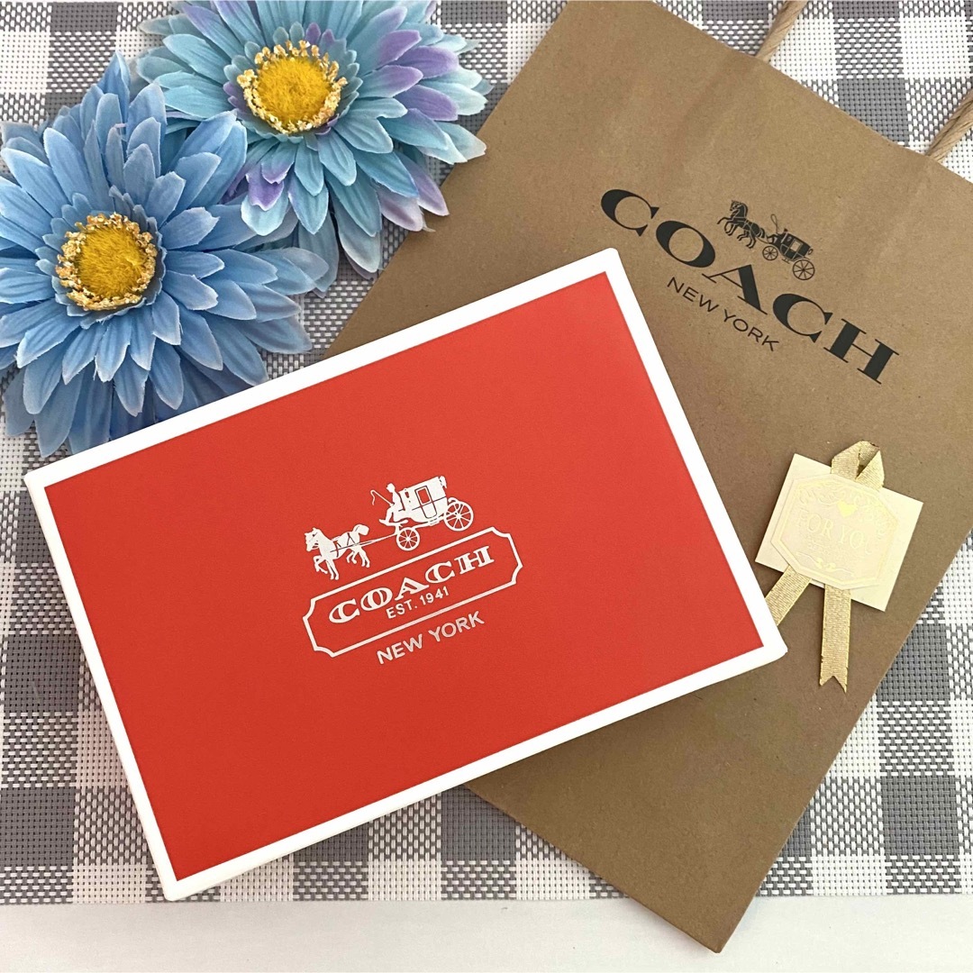 COACH(コーチ)の【新品】COACH ショップ袋 ギフトBOX シール 3点セット レディースのバッグ(ショップ袋)の商品写真