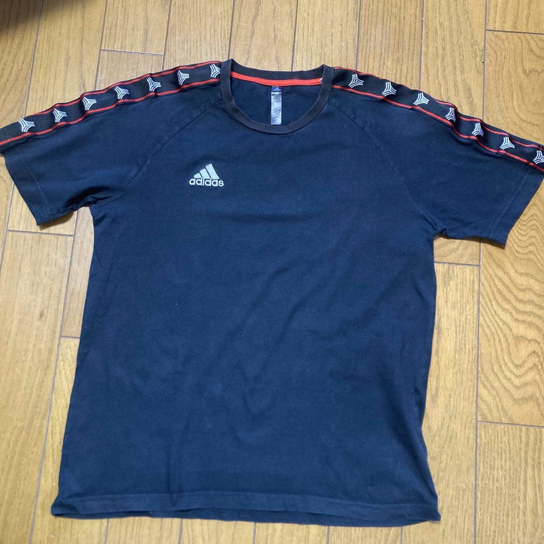 adidas(アディダス)のadidas　アディダス　サイドライン　刺繍ロゴ　Tシャツ メンズのトップス(Tシャツ/カットソー(半袖/袖なし))の商品写真