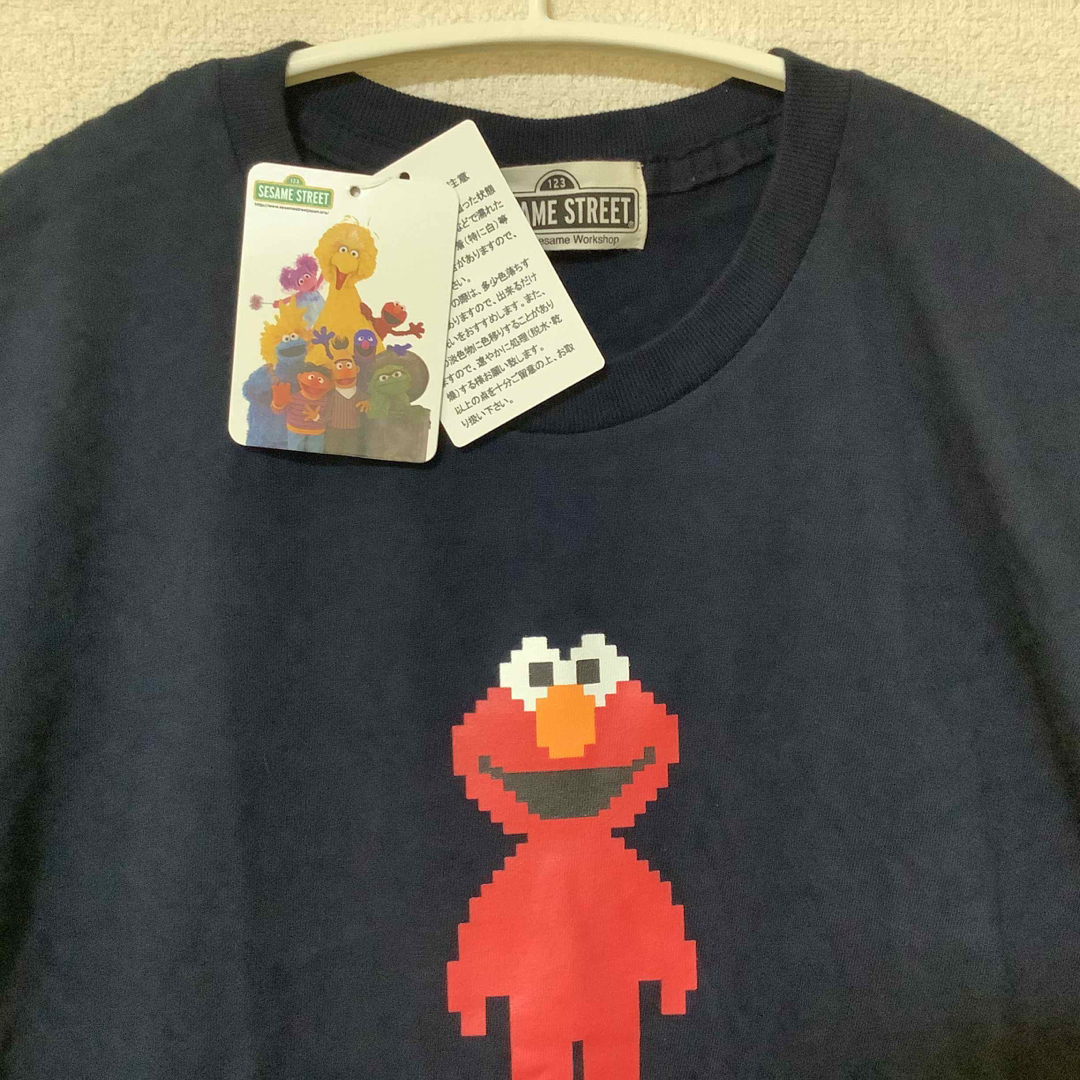 SESAME STREET(セサミストリート)の【新品タグ付き】Ｔシャツ　セサミストリート　エルモ　Lサイズ メンズのトップス(Tシャツ/カットソー(半袖/袖なし))の商品写真