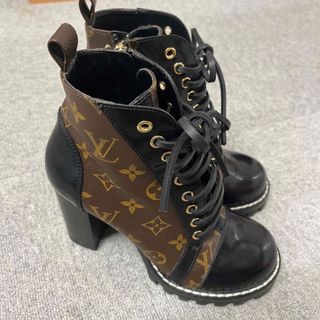 ルイヴィトン(LOUIS VUITTON)のLOUIS VUITTON アンクルブーツ　37(ブーツ)