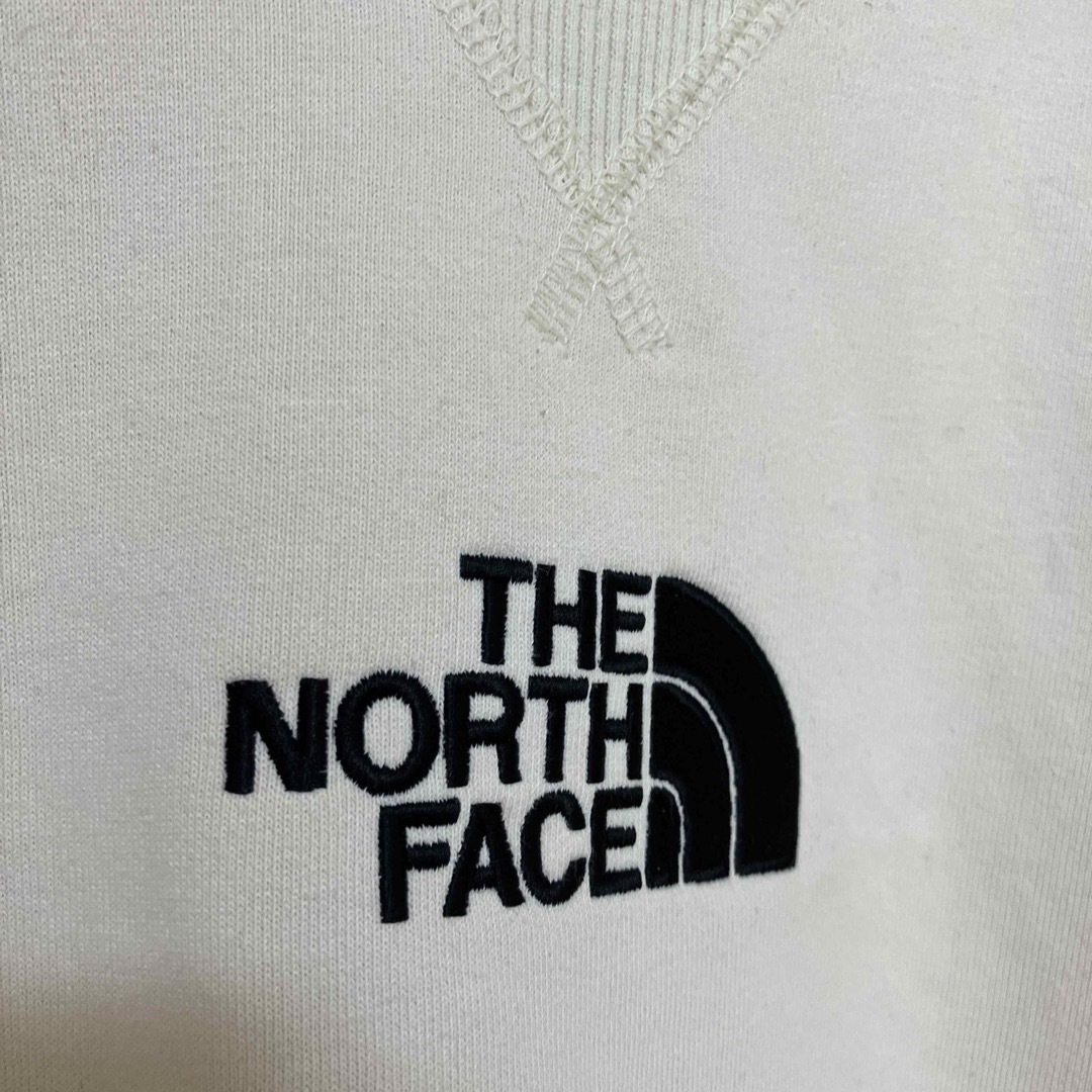 THE NORTH FACE(ザノースフェイス)のTHE NORTH FACE ノースフェイス　トレーナー　オフホワイト　M レディースのトップス(トレーナー/スウェット)の商品写真