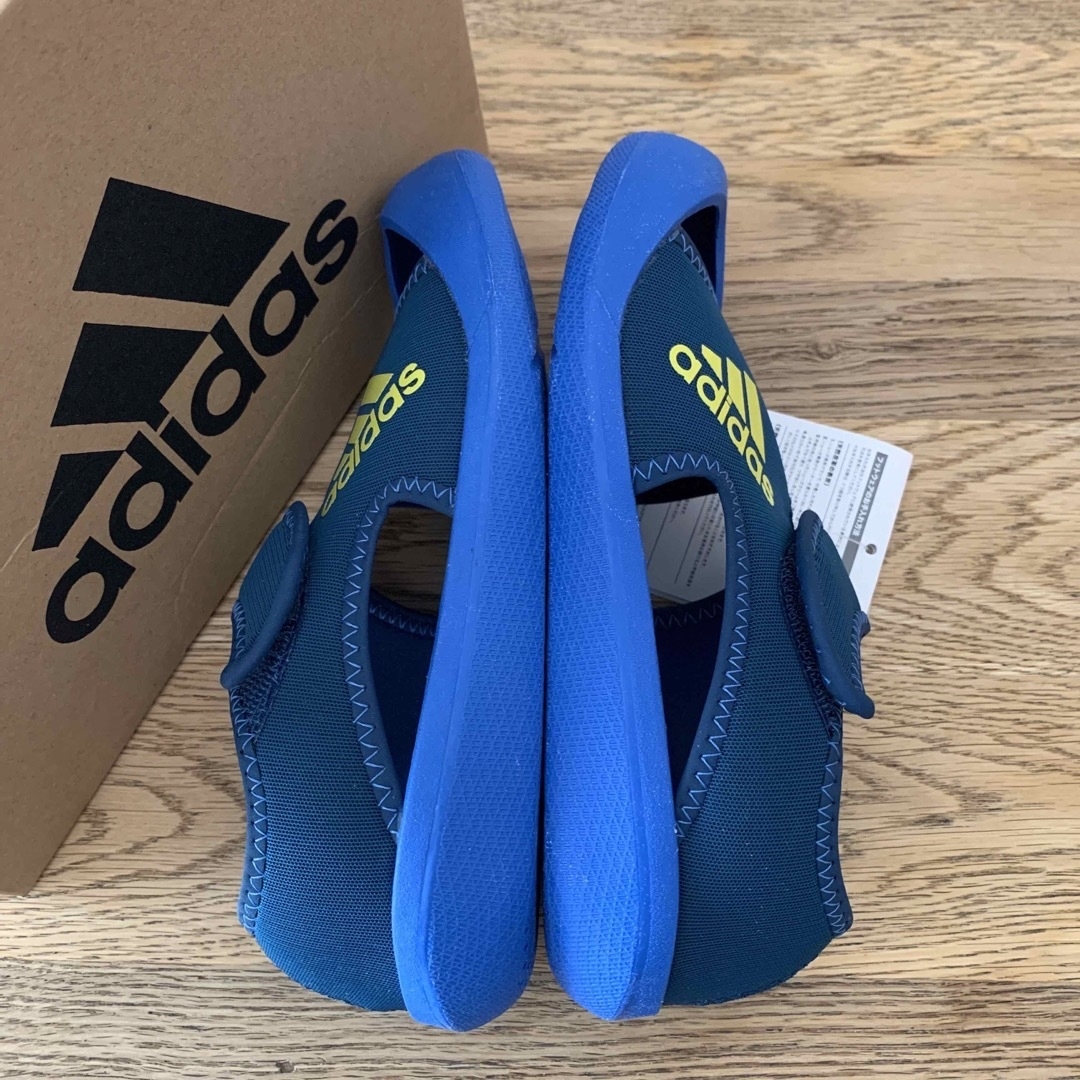 adidas(アディダス)の新品 アディダス サンダル 19.5cm ブルー キッズ/ベビー/マタニティのキッズ靴/シューズ(15cm~)(サンダル)の商品写真