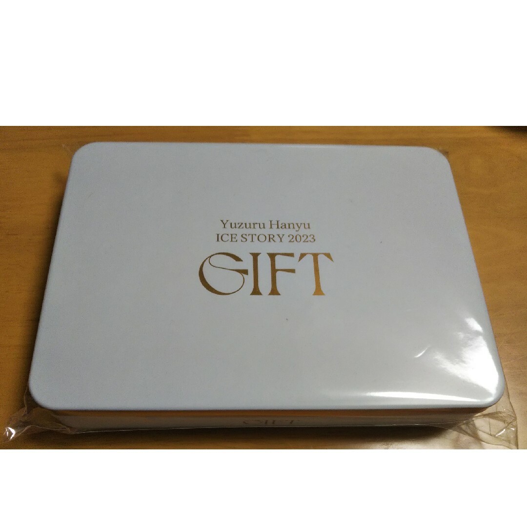 羽生結弦「GIFT」缶入りレターセット エンタメ/ホビーのタレントグッズ(スポーツ選手)の商品写真