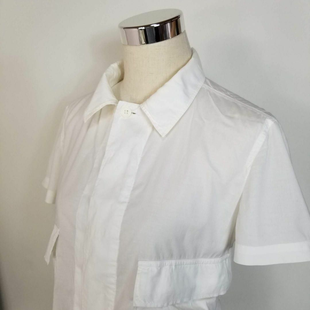 ZUCCa(ズッカ)のZUCCaデカデザイン2ポケットシャツブラウスM白ストレッチ素材 レディースのトップス(シャツ/ブラウス(半袖/袖なし))の商品写真