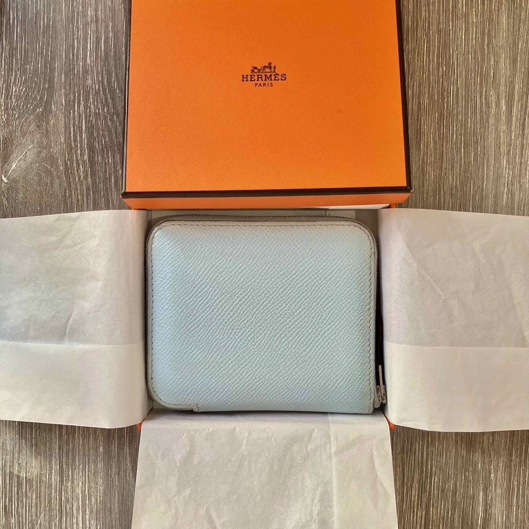 Hermes(エルメス)のHERMES シルクイン コンパクト ヴォーエプソン レディースのファッション小物(財布)の商品写真