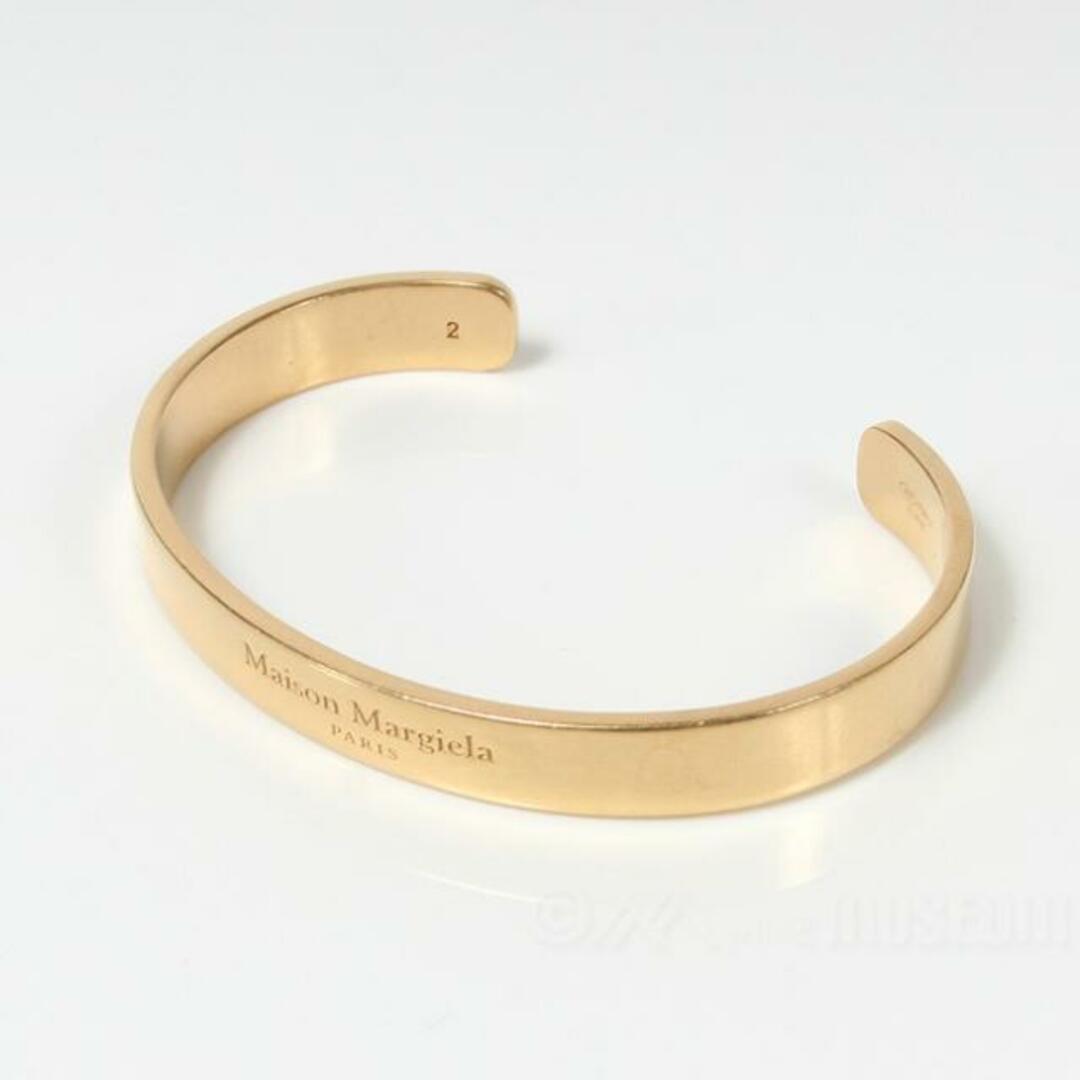 Maison Martin Margiela(マルタンマルジェラ)の【新品未使用】 Maison Margiela メゾン マルジェラ ブレスレット アクセサリー Logo cuff ロゴカフ シルバー SM1UY0066SV0158 【01/PALLADIO BURATTATO】 レディースのアクセサリー(ブレスレット/バングル)の商品写真