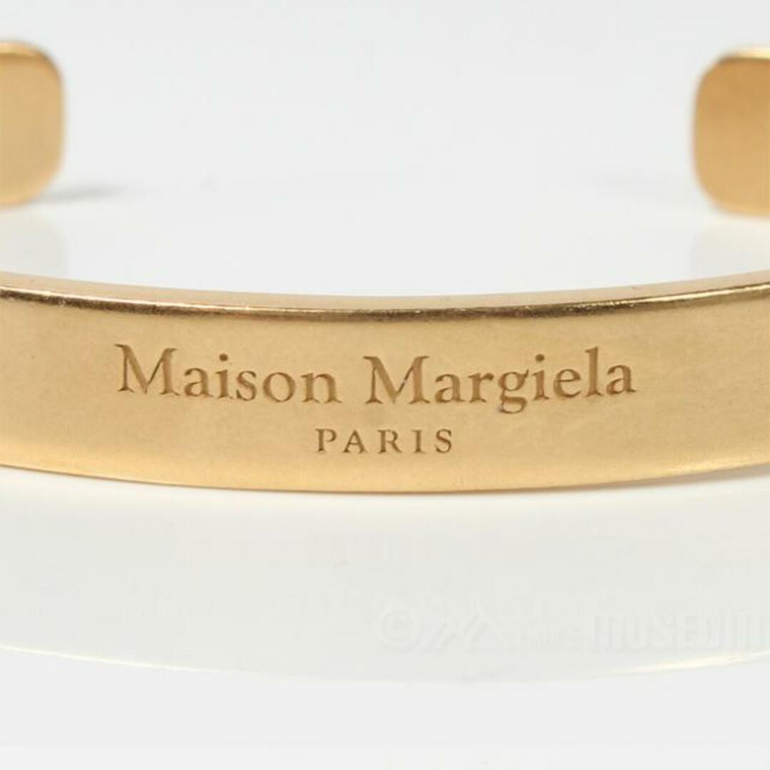 Maison Martin Margiela(マルタンマルジェラ)の【新品未使用】 Maison Margiela メゾン マルジェラ ブレスレット アクセサリー Logo cuff ロゴカフ シルバー SM1UY0066SV0158 【01/PALLADIO BURATTATO】 レディースのアクセサリー(ブレスレット/バングル)の商品写真