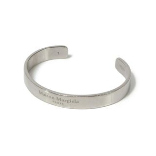 マルタンマルジェラ(Maison Martin Margiela)の【新品未使用】 Maison Margiela メゾン マルジェラ ブレスレット アクセサリー Logo cuff ロゴカフ シルバー SM1UY0066SV0158 【01/PALLADIO BURATTATO】(ブレスレット/バングル)