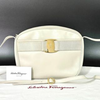 サルヴァトーレフェラガモ(Salvatore Ferragamo)のサルヴァトーレ フェラガモ ショルダーバッグ ヴァラリボン ホワイト(ショルダーバッグ)