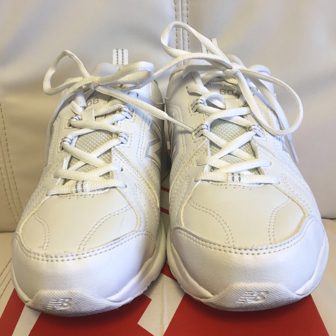New Balance(ニューバランス)のニューバランス　白スニーカー23.5cm レディースの靴/シューズ(スニーカー)の商品写真