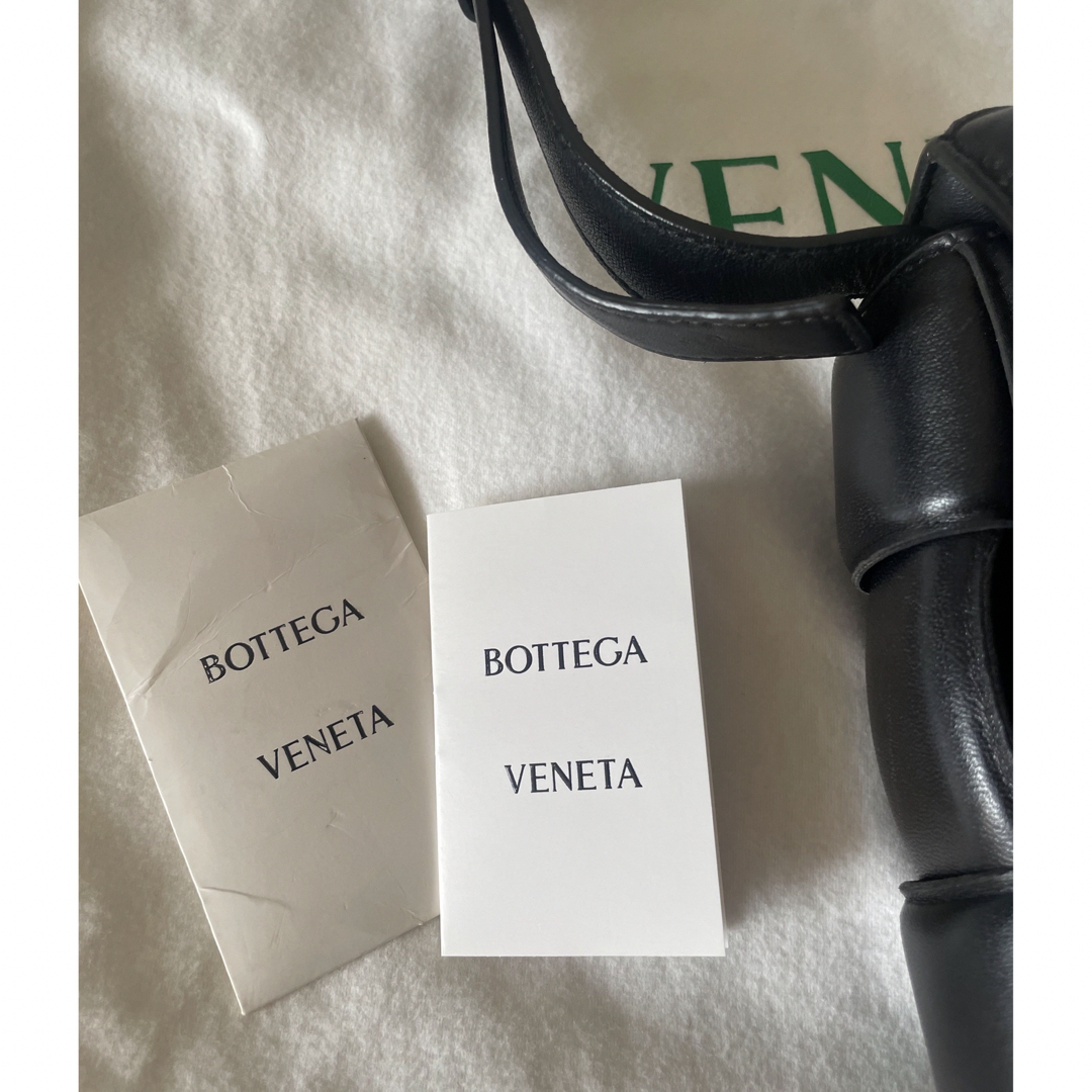 Bottega Veneta(ボッテガヴェネタ)のBOTTEGA VENETA  パデッドカセット レディースのバッグ(ショルダーバッグ)の商品写真