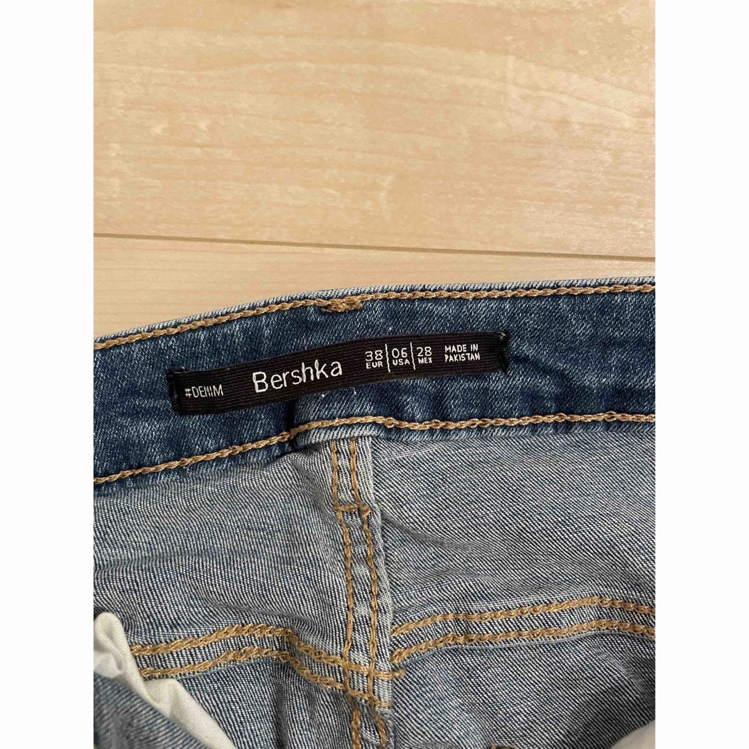 Bershka(ベルシュカ)のベルシュカ　パンツ レディースのパンツ(デニム/ジーンズ)の商品写真