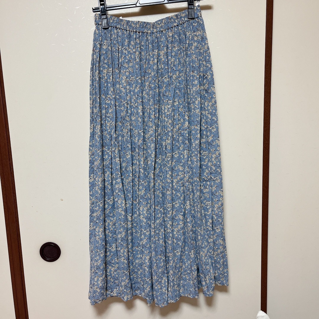 しまむら(シマムラ)の花柄プリーツスカート　Mサイズ レディースのスカート(ロングスカート)の商品写真